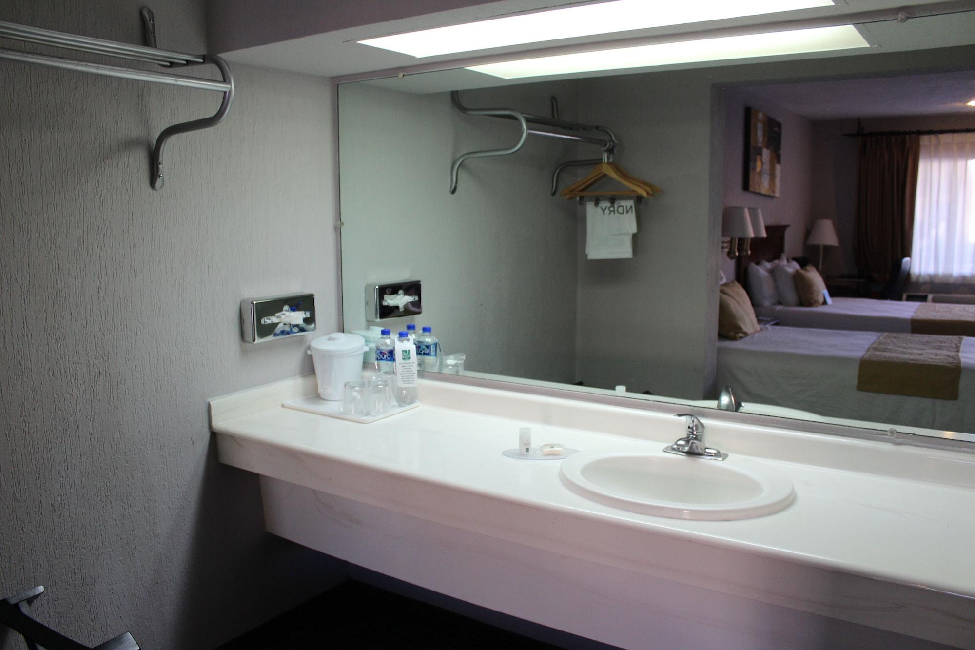 Quality Inn Piedras Negras Extérieur photo