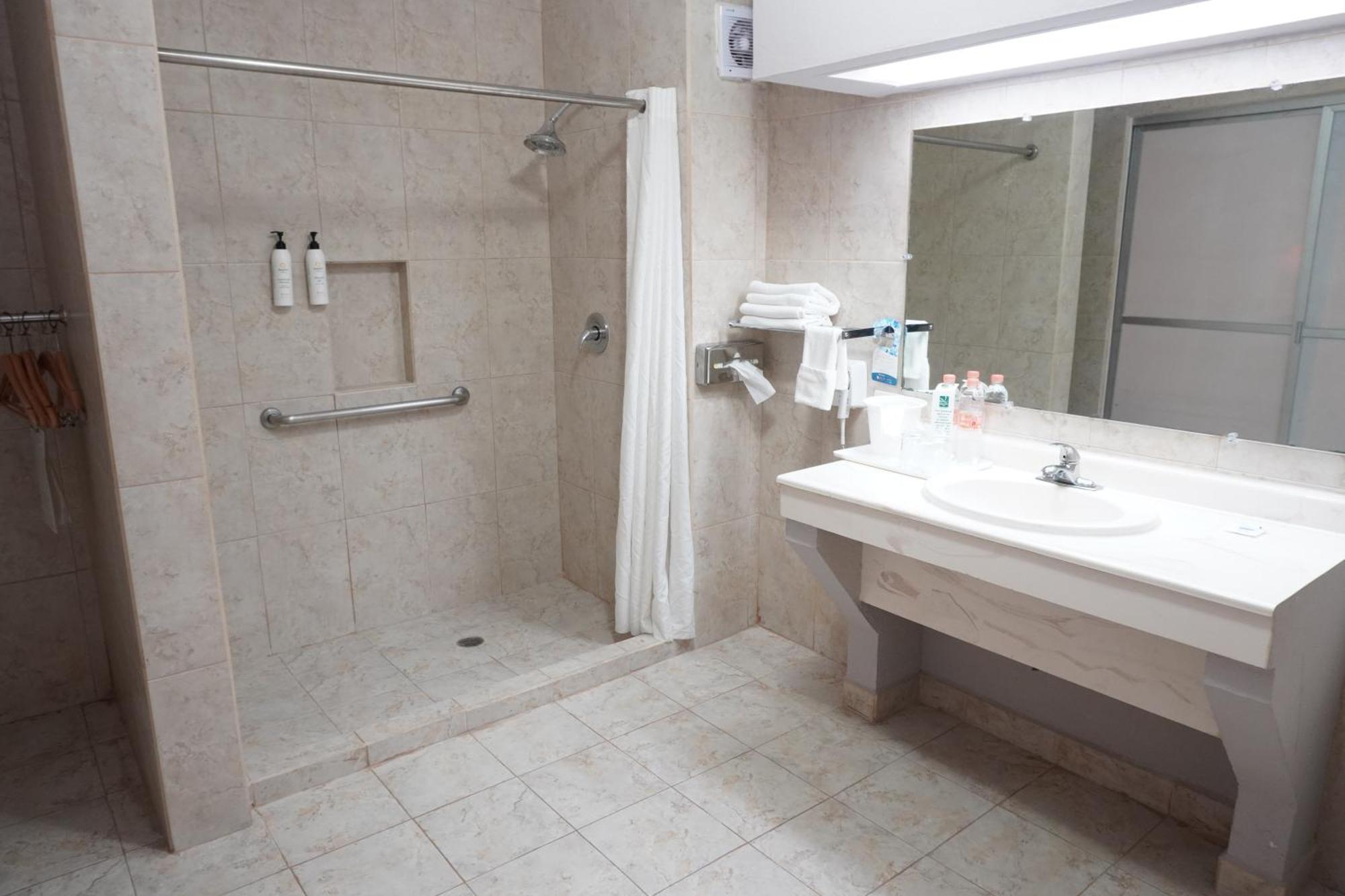 Quality Inn Piedras Negras Extérieur photo